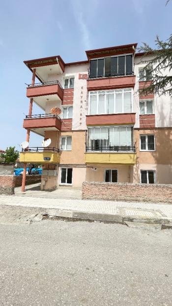 Güvenay - Çorum Kapaklı Ebubekir Camii Karşısı Satılık 2+1 Daire 