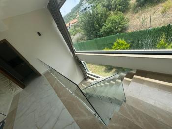 Girne Ilgaz'da Muhteşem Deniz – Dağ Manzaralı Ultra Lüks Özel Kalem Villa !