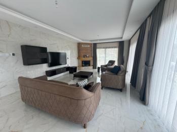 Girne Ilgaz'da Muhteşem Deniz – Dağ Manzaralı Ultra Lüks Özel Kalem Villa !
