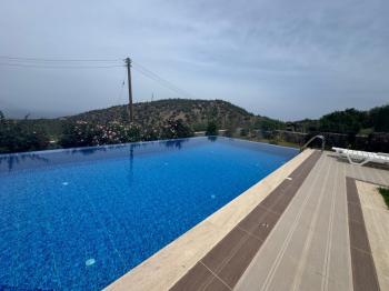 Girne Ilgaz'da Muhteşem Deniz – Dağ Manzaralı Ultra Lüks Özel Kalem Villa !
