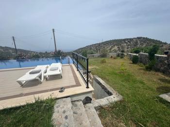 Girne Ilgaz'da Muhteşem Deniz – Dağ Manzaralı Ultra Lüks Özel Kalem Villa !