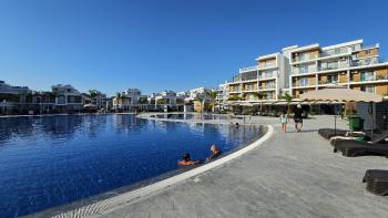 KKTC, Iskelede Muhteşem Yaşam Tarzı bir Site Içeresinde Taşınmaya Hazır Satılık 1+0 Daire