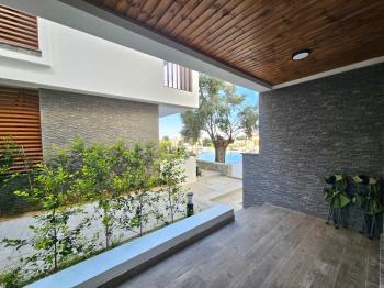 KKTC Girne Alsancak Bölgesinde Satılık 2+1 Bahçeli daire