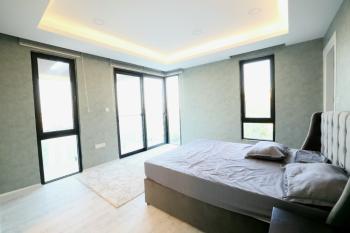 Kıbrıs Girne Ozanköy Bölgesinde Yer Alan Türk Tapulu Satılık Lüx 4+1 Villa 