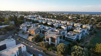 Kıbrıs Girne Ozanköy Bölgesinde Yer Alan Türk Tapulu Satılık Lüx 4+1 Villa 