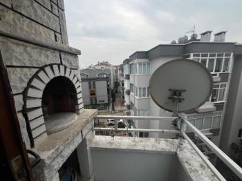EMLAK HABERCİSİ' NDEN MUDANYA GÜZELYALI YALI MAHALLESİ'NDE DENİZE YAKIN OTOPARKLI SİTEDE ASANSÖRLÜ 5.KAT 2+1 