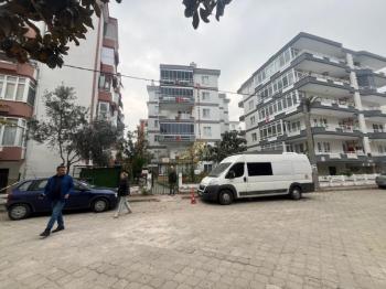 EMLAK HABERCİSİ' NDEN MUDANYA GÜZELYALI YALI MAHALLESİ'NDE DENİZE YAKIN OTOPARKLI SİTEDE ASANSÖRLÜ 5.KAT 2+1 