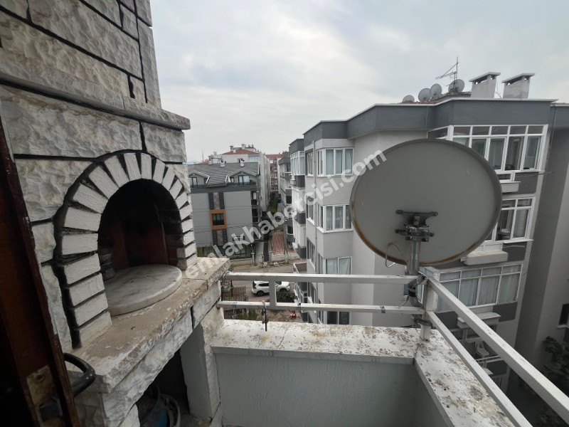 EMLAK HABERCİSİ' NDEN MUDANYA GÜZELYALI YALI MAHALLESİ'NDE DENİZE YAKIN OTOPARKLI SİTEDE ASANSÖRLÜ 5.KAT 2+1 