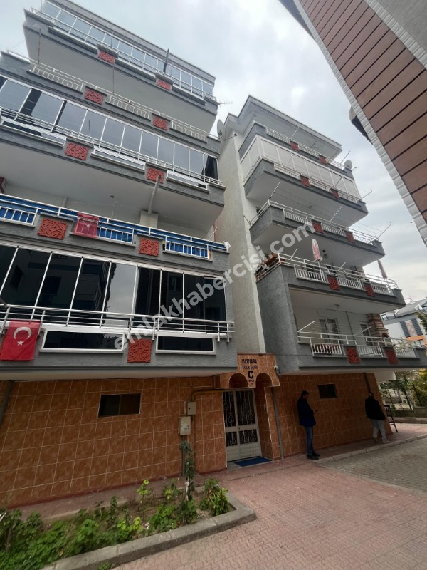 EMLAK HABERCİSİ' NDEN MUDANYA GÜZELYALI YALI MAHALLESİ'NDE DENİZE YAKIN OTOPARKLI SİTEDE ASANSÖRLÜ 5.KAT 2+1 