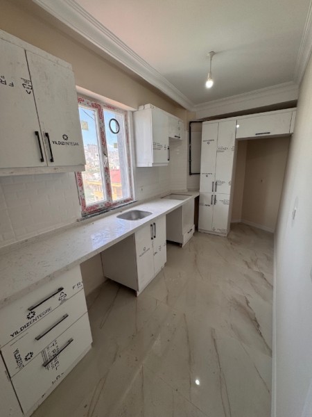 Güzeltepe'de Metroya Yakın, Sıfır 2+1 Daire – Asansörlü, Balkonlu, Kapalı Mutfaklı