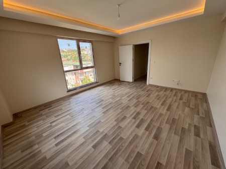 Güzeltepe'de Metroya Yakın, Sıfır 2+1 Daire – Asansörlü, Balkonlu, Kapalı Mutfaklı