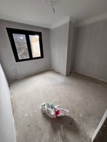 Alibeyköy Çarşı İçinde Sıfır 2+1 Daire – Balkonlu, Kapalı Mutfaklı, Asansörlü