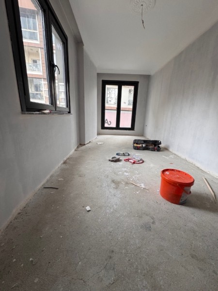 Alibeyköy Çarşı İçinde Sıfır 2+1 Daire – Balkonlu, Kapalı Mutfaklı, Asansörlü