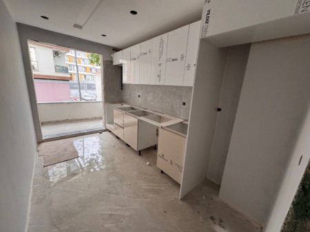Alibeyköy Çarşı İçinde Sıfır 2+1 Daire – Balkonlu, Kapalı Mutfaklı, Asansörlü