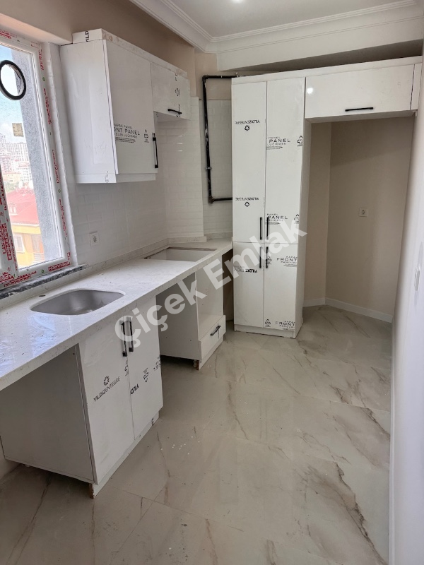 Güzeltepe'de Metroya Yakın, Sıfır 2+1 Daire – Asansörlü, Balkonlu, Kapalı Mutfaklı