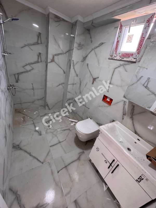 Güzeltepe'de Metroya Yakın, Sıfır 2+1 Daire – Asansörlü, Balkonlu, Kapalı Mutfaklı