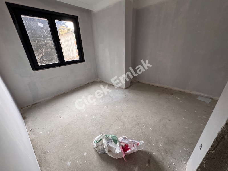 Alibeyköy Çarşı İçinde Sıfır 2+1 Daire – Balkonlu, Kapalı Mutfaklı, Asansörlü
