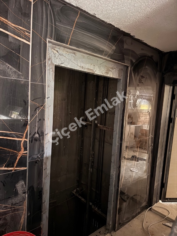 Alibeyköy Çarşı İçinde Sıfır 2+1 Daire – Balkonlu, Kapalı Mutfaklı, Asansörlü