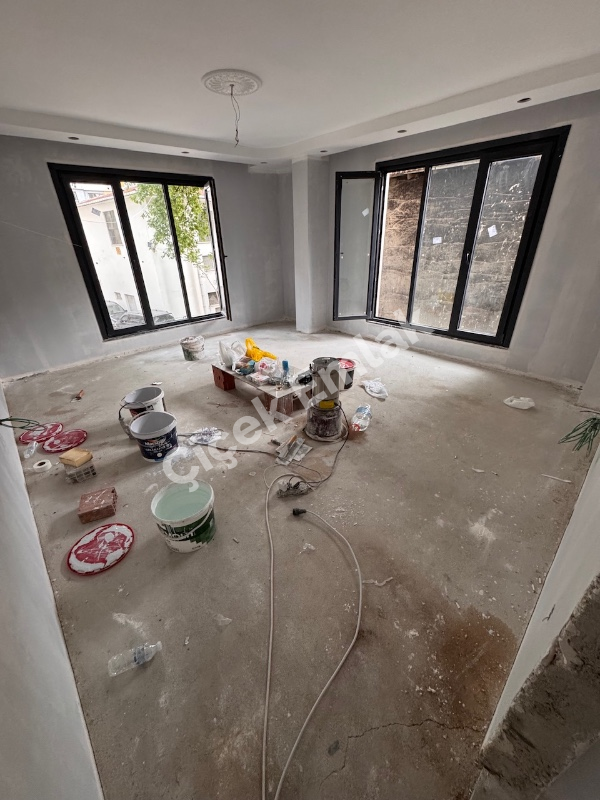 Alibeyköy Çarşı İçinde Sıfır 2+1 Daire – Balkonlu, Kapalı Mutfaklı, Asansörlü