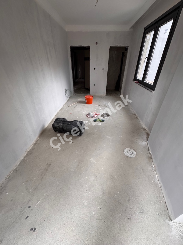Alibeyköy Çarşı İçinde Sıfır 2+1 Daire – Balkonlu, Kapalı Mutfaklı, Asansörlü