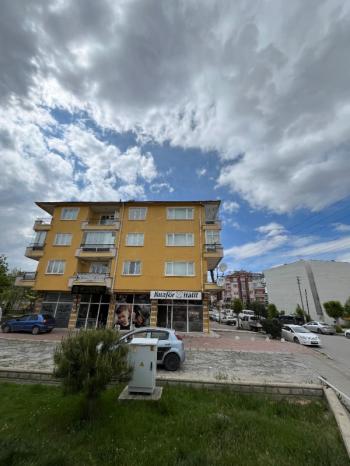 AFYON ÜÇOK EMLAKTAN ESENTEPE KÖŞE CADDE ÜZERİ KİRALIK DÜKKAN