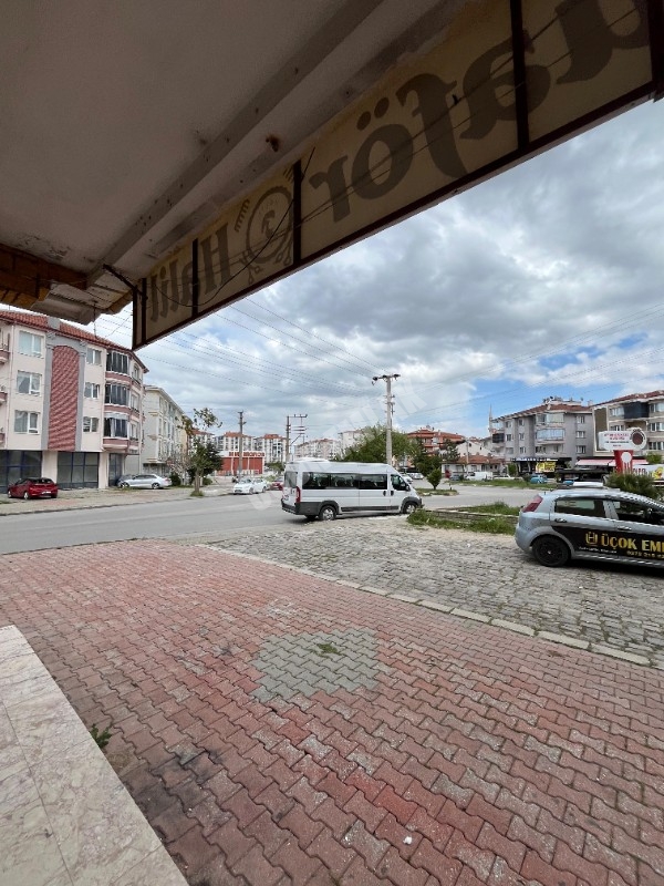 AFYON ÜÇOK EMLAKTAN ESENTEPE KÖŞE CADDE ÜZERİ KİRALIK DÜKKAN