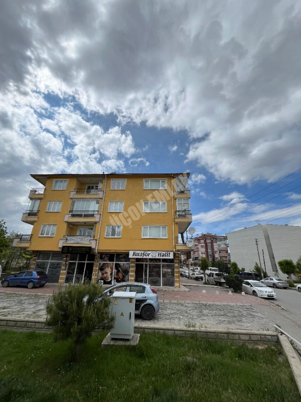 AFYON ÜÇOK EMLAKTAN ESENTEPE KÖŞE CADDE ÜZERİ KİRALIK DÜKKAN