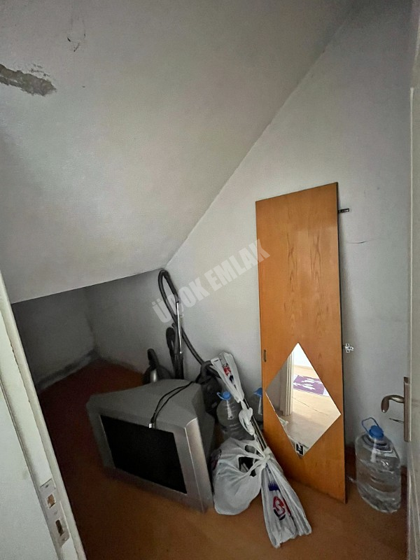 AFYON ÜÇOK EMLAKTAN ALİ İHSAN PAŞA MAHALLESİNDE 3+1 EŞYALI BAHÇE KATI DAİRE 