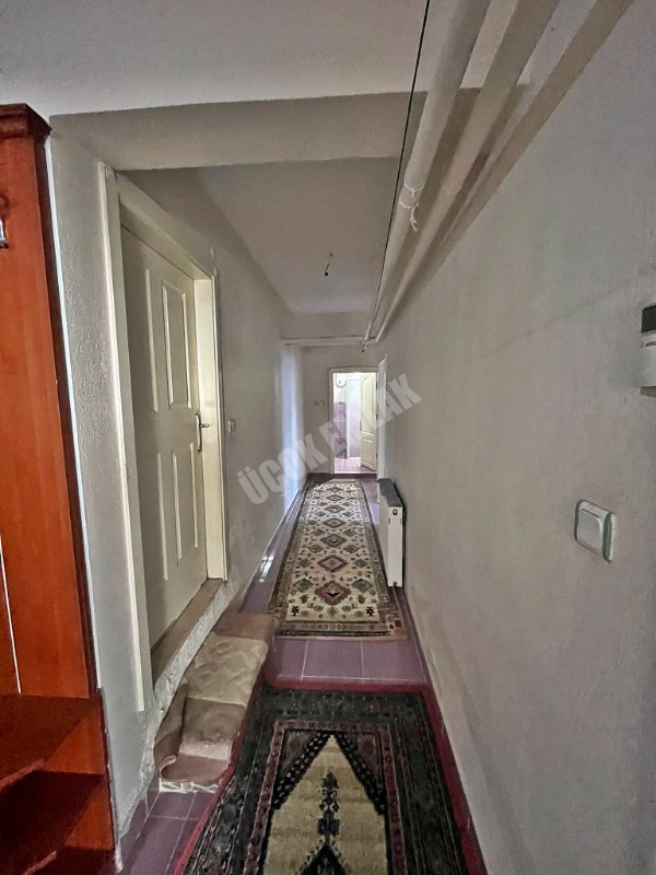 AFYON ÜÇOK EMLAKTAN ALİ İHSAN PAŞA MAHALLESİNDE 3+1 EŞYALI BAHÇE KATI DAİRE 