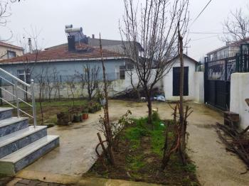 SATILIK BAHÇE İÇİNDE İKİ KATLI MÜSTAKİL EV
