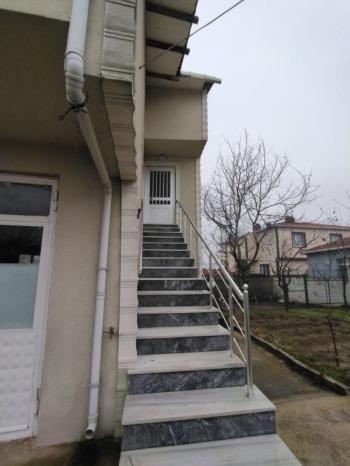 SATILIK BAHÇE İÇİNDE İKİ KATLI MÜSTAKİL EV
