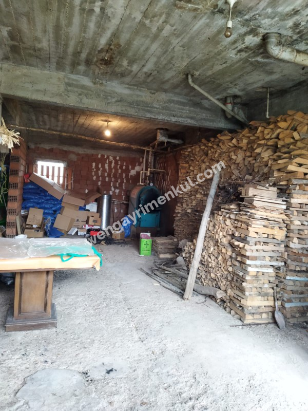 SATILIK BAHÇE İÇİNDE İKİ KATLI MÜSTAKİL EV