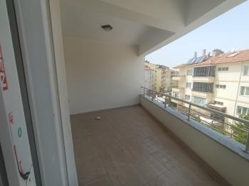 GÜVENAY – ÇORUM MERKEZ KALE MAHALLESİ MUTLU CADDESİ – 3+1 SATILIK ARA KAT DAİRE
