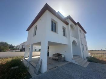 LEFKOŞA KANLIKÖY BÖLGESİNDE SATILIK MÜSTAKİL EV