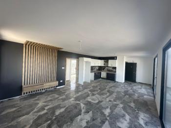 LEFKOŞA DUMLUPINAR BÖLGESİNDE ŞEHRİN GÖBEĞİNDE DAĞ VE ŞEHİR MANZARALI 2+1 PENTHOUSE
