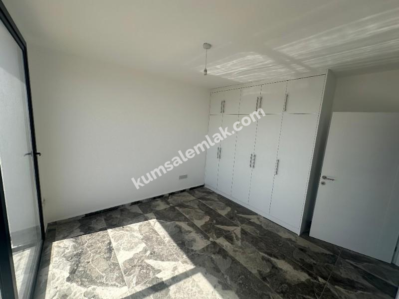LEFKOŞA DUMLUPINAR BÖLGESİNDE ŞEHRİN GÖBEĞİNDE DAĞ VE ŞEHİR MANZARALI 2+1 PENTHOUSE