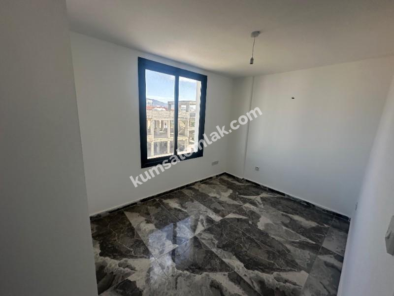 LEFKOŞA DUMLUPINAR BÖLGESİNDE ŞEHRİN GÖBEĞİNDE DAĞ VE ŞEHİR MANZARALI 2+1 PENTHOUSE