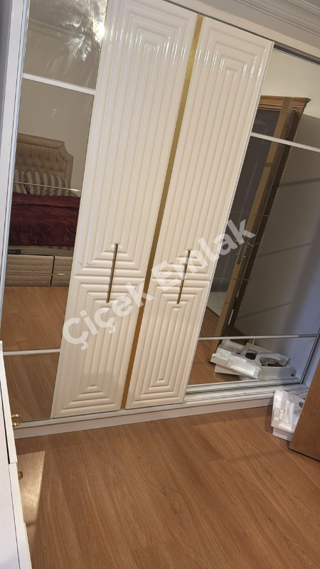 Yeşilpınar Çay Sokak’ta Eşyalı 2+1 Kiralık Daire | 1. Kat, Kombili