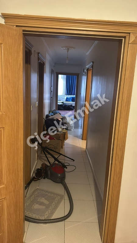 Yeşilpınar Çay Sokak’ta Eşyalı 2+1 Kiralık Daire | 1. Kat, Kombili