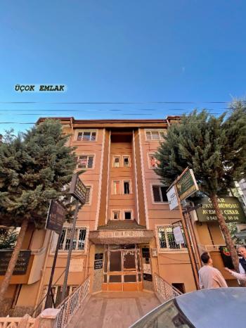 AFYON ÜÇOK EMLAKTAN İSTİKLAL MAH KİRALIK 3+1 TEMİZ DAİRE