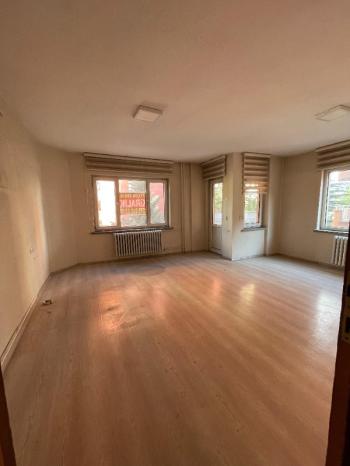 AFYON ÜÇOK EMLAKTAN İSTİKLAL MAH KİRALIK 3+1 TEMİZ DAİRE