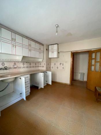 AFYON ÜÇOK EMLAKTAN İSTİKLAL MAH KİRALIK 3+1 TEMİZ DAİRE
