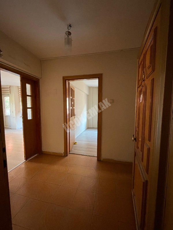 AFYON ÜÇOK EMLAKTAN İSTİKLAL MAH KİRALIK 3+1 TEMİZ DAİRE
