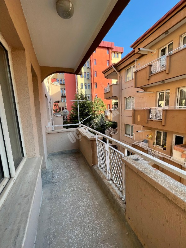 AFYON ÜÇOK EMLAKTAN İSTİKLAL MAH KİRALIK 3+1 TEMİZ DAİRE