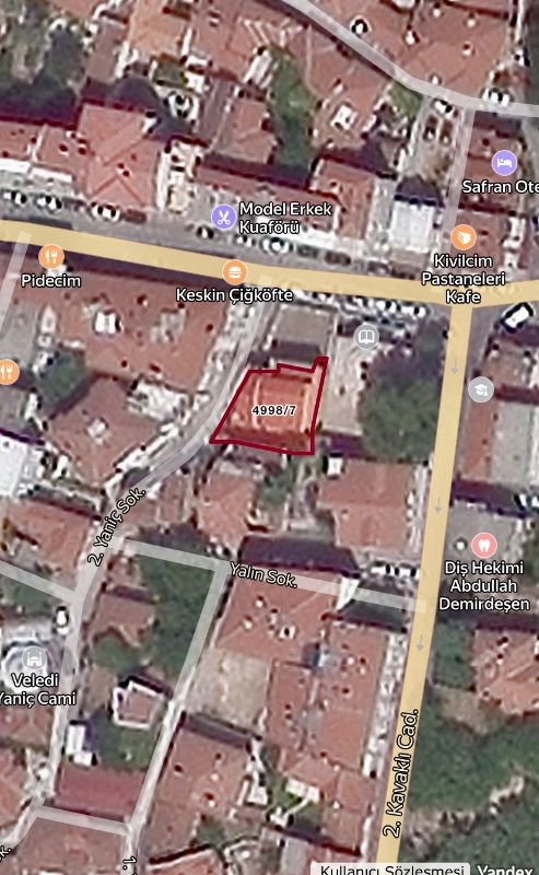 DijitalEmlak’tan Tophane Saltanat kapısında 2 katlı bahçeli Otel Ruhsatlı Ana Cadde üzeri Satılık Kople Bina. 