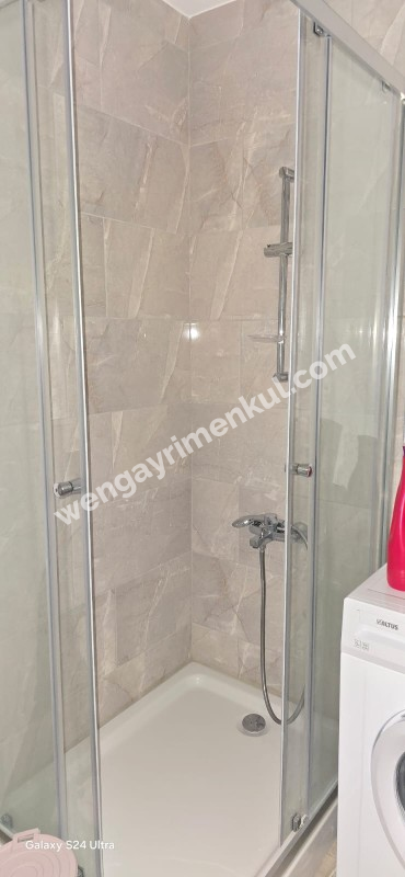 Lamer Dragos'ta eşyalı kiralık 1+0 stüdyo daire.
