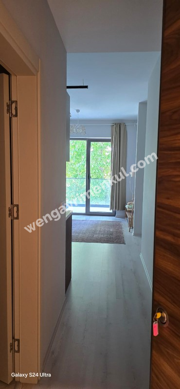 Lamer Dragos'ta eşyalı kiralık 1+0 stüdyo daire.