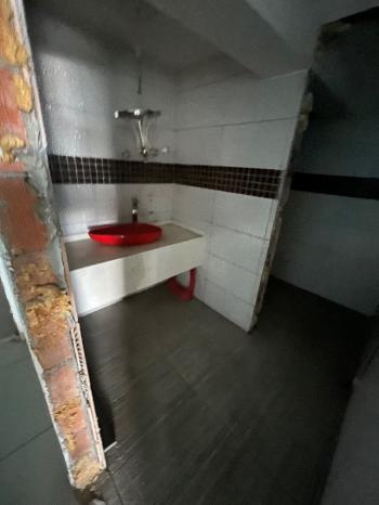 GÜVENAY - ÇORUM YAVRUTURNA GAZİ CAD. ALTI 3 KATLI KOMPLE SATILIK İŞ YERİ 