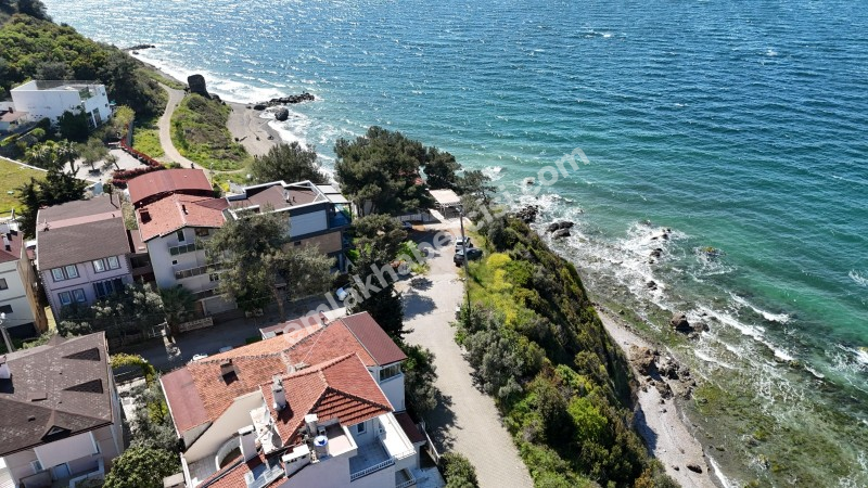 EMLAK HABERCİSİ' NDEN MUDANYA GÜZELYALI ÇAMLIBEL'DE SATILIK DENİZ MANZARALI, EN ÖNDE BAHÇELİ MÜSTAKİL EV/VİLLA