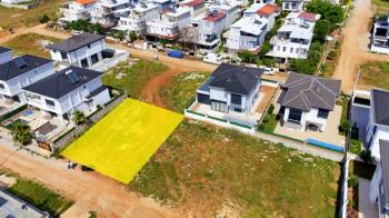 Didim Efeler Mahallesi'nde Satılık 2 Adet 300 m² Villa Arsası